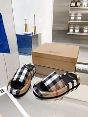 kitlife Burberry slides - 05 - 2