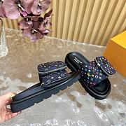 Kitlife 1AGVR7 LV x TM Pool Pillow Flat Comfort Mule - 2