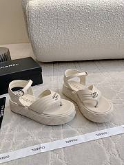 Kitlife Chanel Toe-clip Thick-soled Sandals White - 3