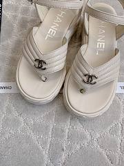 Kitlife Chanel Toe-clip Thick-soled Sandals White - 2