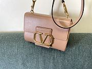 Kitlife Valentino Garavani Stud Sign Shoulder Bag in Beige 20x15x7cm - 4