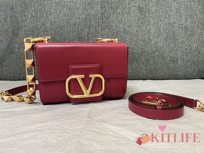 Kitlife Valentino Garavani Stud Sign Shoulder Bag in Red 20x15x7cm - 1