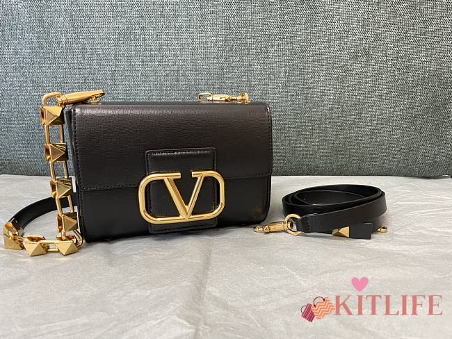 Kitlife Valentino Garavani Stud Sign Shoulder Bag in Black 20x15x7cm - 1
