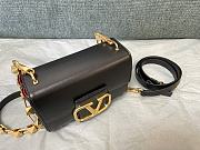 Kitlife Valentino Garavani Stud Sign Shoulder Bag in Black 20x15x7cm - 4