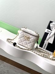 Kitlife Chanel Small Comestic Bag White Enamel Heart Buckle 11x8.5x7cm - 1