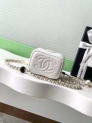 Kitlife Chanel Small Comestic Bag White Enamel Heart Buckle 11x8.5x7cm - 6