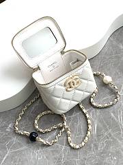 Kitlife Chanel Small Comestic Bag White Enamel Heart Buckle 11x8.5x7cm - 5