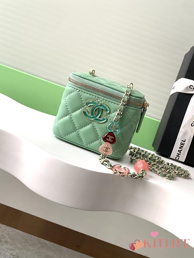 Kitlife Chanel Small Comestic Bag Green Enamel Heart Buckle 11x8.5x7cm - 1