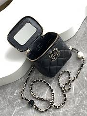 Kitlife Chanel Small Comestic Bag Black Enamel Heart Buckle 11x8.5x7cm - 4
