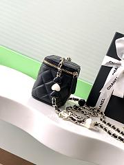Kitlife Chanel Small Comestic Bag Black Enamel Heart Buckle 11x8.5x7cm - 5