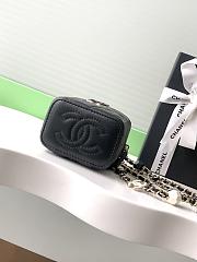Kitlife Chanel Small Comestic Bag Black Enamel Heart Buckle 11x8.5x7cm - 3