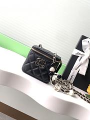 Kitlife Chanel Small Comestic Bag Black Enamel Heart Buckle 11x8.5x7cm - 1