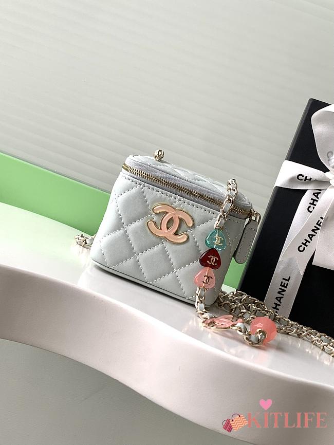 Kitlife Chanel Small Comestic Bag Grey Enamel Heart Buckle 11x8.5x7cm - 1