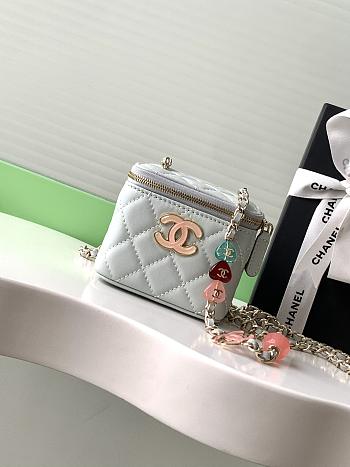 Kitlife Chanel Small Comestic Bag Grey Enamel Heart Buckle 11x8.5x7cm