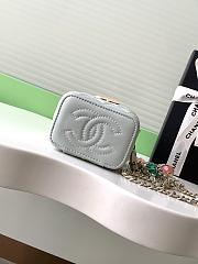 Kitlife Chanel Small Comestic Bag Grey Enamel Heart Buckle 11x8.5x7cm - 5