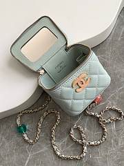Kitlife Chanel Small Comestic Bag Grey Enamel Heart Buckle 11x8.5x7cm - 3