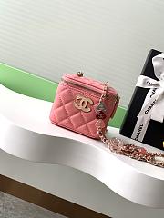 Kitlife Chanel Small Comestic Bag Pink Enamel Heart Buckle 11x8.5x7cm - 1