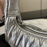 Kitlife Miu Miu Wander Hobo Bag Silver 20x6x17cm - 5