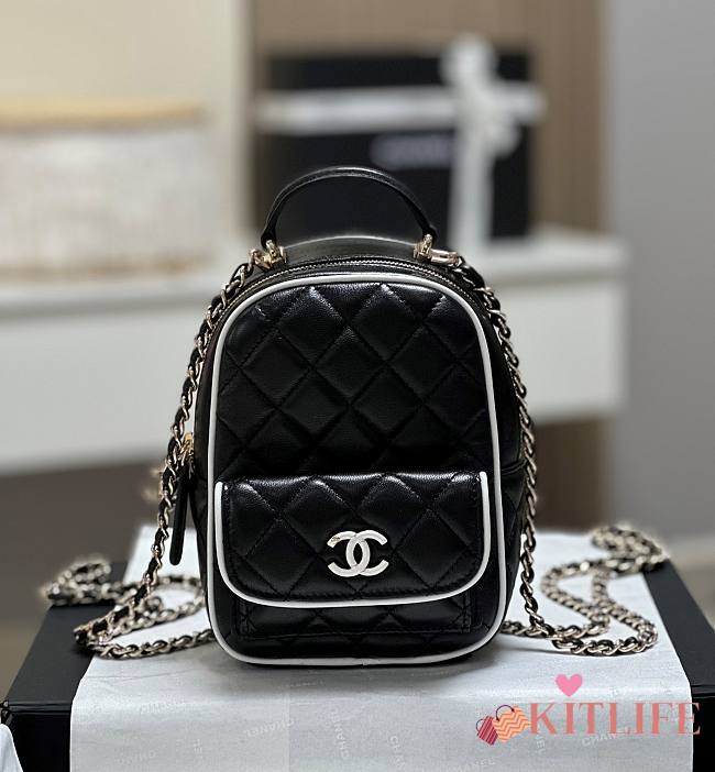 Kitlife Chanel 25P Backpack In Black With White Edges 18x13x9cm - 1