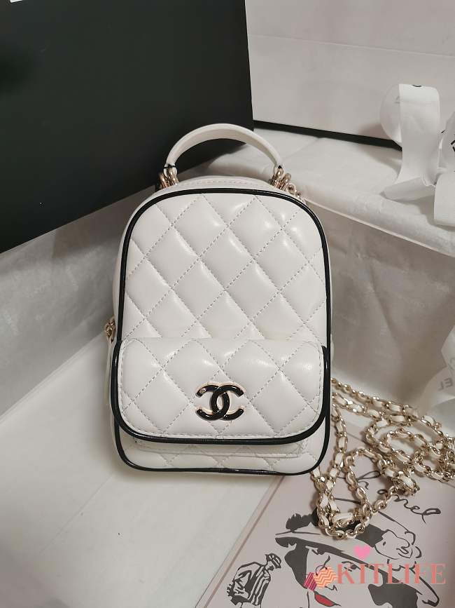 Kitlife Chanel 25P Backpack in White With Black Edges 18x13x9cm - 1