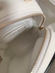 Kitlife Chanel 25P Backpack in White With Black Edges 18x13x9cm - 5