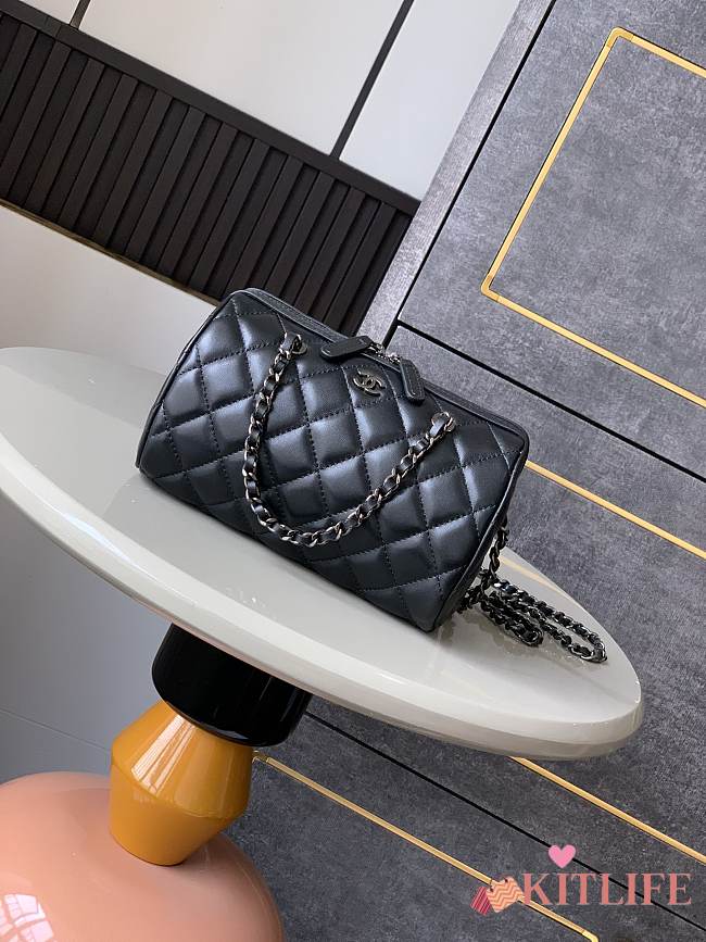 Kitlife Chanel 25P Boston Silver Buckle Bag Black 11.5x18.5x11cm - 1