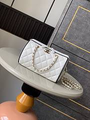 Kitlife Chanel 25P Boston Bag White With Black Edges 11.5x18.5x11cm - 1