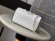 Kitlife Chanel 25P Boston Bag White With Black Edges 11.5x18.5x11cm - 4