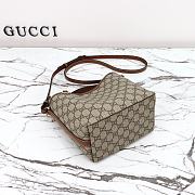 Kitlife Gucci GG Emblem Mini Bucket Bag Beige & Brown 815118 19x18x11cm - 4