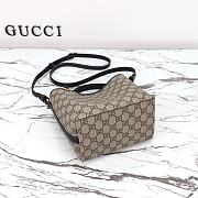 Kitlife Gucci GG Emblem Mini Bucket Bag Beige & Black 815118 19x18x11cm - 6