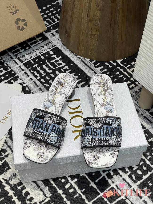 Kitlife Dior Dway Flower Embroidered Slide White & Blue - 1