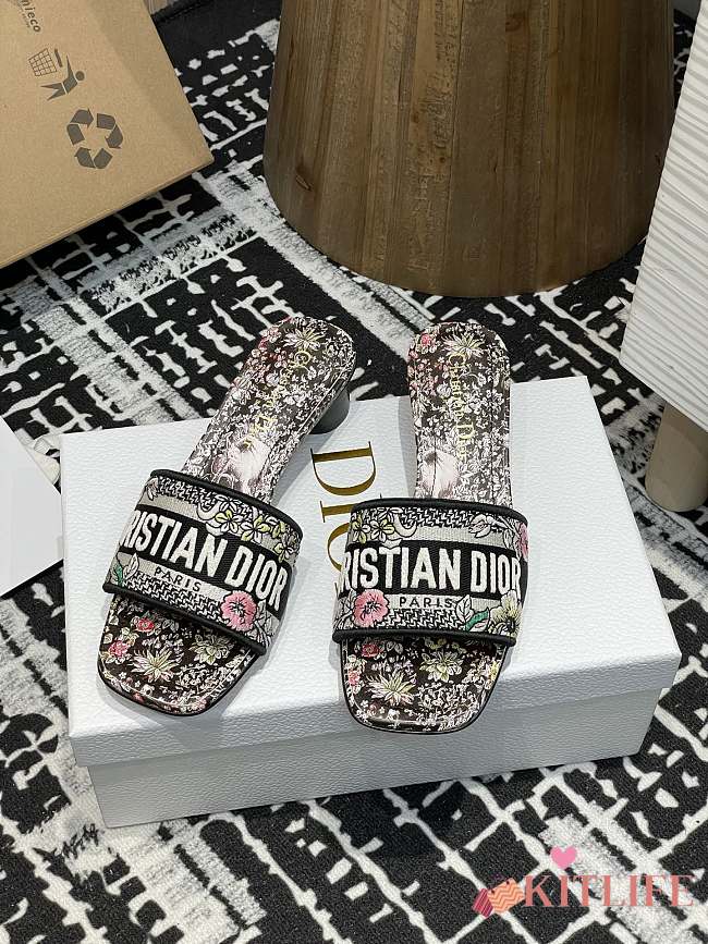 Kitlife Dior Dway Flower Embroidered Slide White & Black - 1