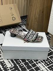 Kitlife Dior Dway Flower Embroidered Slide White & Black - 4