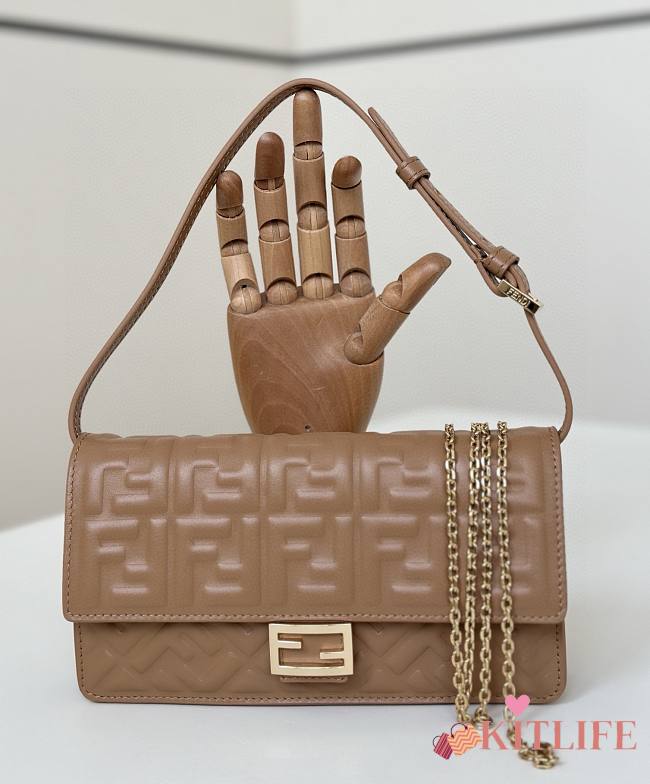 Kitlife Fendi Women's Baguette Brown Handbag - 21x5x11.5cm - 1