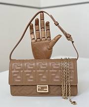 Kitlife Fendi Women's Baguette Brown Handbag - 21x5x11.5cm - 1
