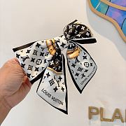 Kitlife Louis Vuitton Bow Hairpin White & Black - 4
