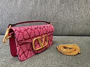 Kitlife Valentino VLogo Signature Beaded Calfskin Shoulder Bag Pink 20x11x5cm - 4