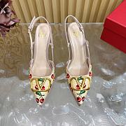 Kitlife Valentino Little Cherry V Buckle High-heeled Sandals Beige - 1