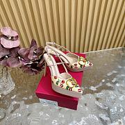 Kitlife Valentino Little Cherry V Buckle High-heeled Sandals Beige - 2