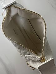 Kitlife Chanel Pouch White Grained Calfskin Imitation Pearl Gold Tone Metal 19x20x4cm  - 6