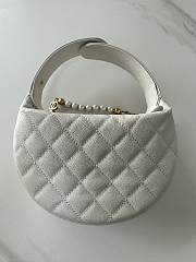 Kitlife Chanel Pouch White Grained Calfskin Imitation Pearl Gold Tone Metal 19x20x4cm  - 4