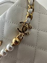 Kitlife Chanel Pouch White Grained Calfskin Imitation Pearl Gold Tone Metal 19x20x4cm  - 3
