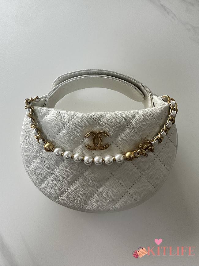 Kitlife Chanel Pouch White Grained Calfskin Imitation Pearl Gold Tone Metal 19x20x4cm  - 1