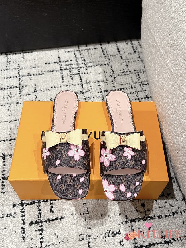 Kitlife Louis Vuitton x TM Square Toe Open Toe Flip Flops Cherry Brown - 1