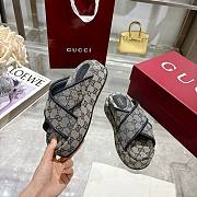 Kitlife Gucci 2025 GG Thick-soled Platform Mule Beige & Dark Blue - 2