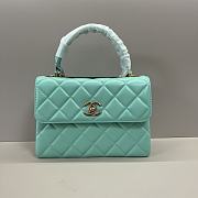 Kitlife Chanel Trendy With Top Handle Bag Green 17x25x12cm - 1