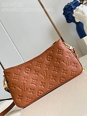 Kitlife Louis Vuitton Liv Pochette Bag Brown M11916 24.5x13.5x6.5cm - 6