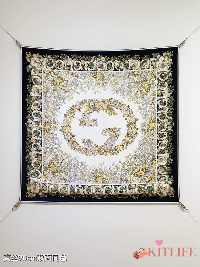 Kitlife Gucci Interlocking G Floral Twill Silk Scarf Beige & Black 90x90cm   - 1
