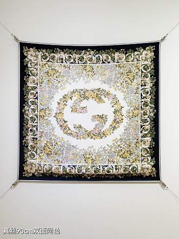 Kitlife Gucci Interlocking G Floral Twill Silk Scarf Beige & Black 90x90cm  