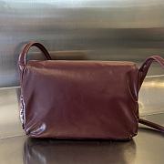 Kitlife Bottega Veneta Pad Crossbody Bag Burgundy 717237 28x14x10cm - 6